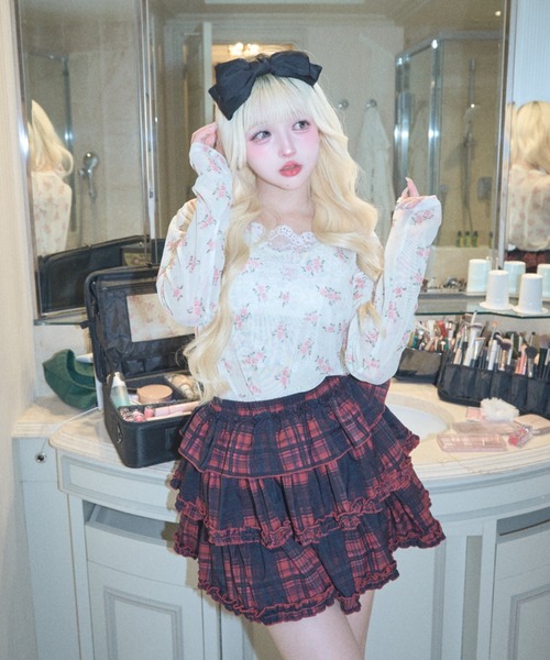Lovilyn(ラヴィリン)の「パニエ風ティアードスカート(スカート・レディース・レッド/ブラック・MEDIUM/SMALL)」の4枚目の写真