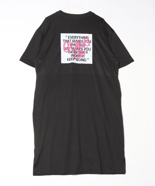 LETee(レティー)の「バックプリントで後ろ姿までおしゃれ!ゆるっと着こなすオーバーサイズTシャツワンピース(ワンピース・レディース・ネイビー/チャコールグレー/ブラック・FREE)」の17枚目の写真
