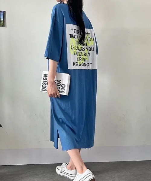 LETee(レティー)の「バックプリントで後ろ姿までおしゃれ!ゆるっと着こなすオーバーサイズTシャツワンピース(ワンピース・レディース・ネイビー/チャコールグレー/ブラック・FREE)」の12枚目の写真