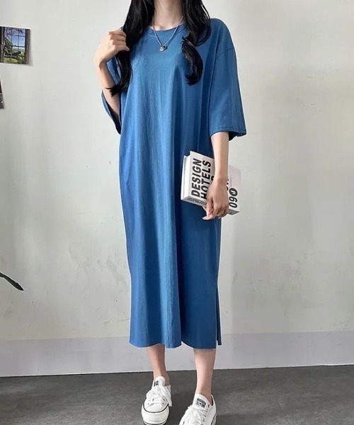 LETee(レティー)の「バックプリントで後ろ姿までおしゃれ!ゆるっと着こなすオーバーサイズTシャツワンピース(ワンピース・レディース・ネイビー/チャコールグレー/ブラック・FREE)」の13枚目の写真
