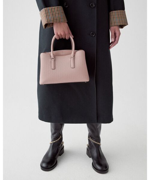 kate spade new york（ケイトスペード ニューヨーク）の「トンプソン ストリート シャイニー キルテッド スモール サッチェル バッグ（ショルダーバッグ・レディース・ピンク・ONESIZE）」の2枚目の写真