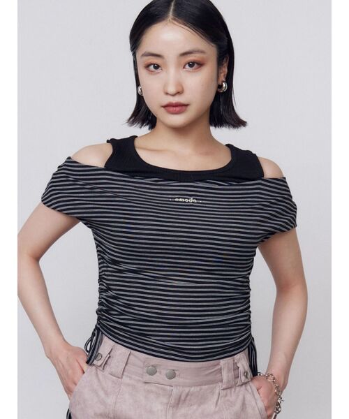 EMODA(エモダ)の「レイヤードレープクロップドトップ(Tシャツ/カットソー・レディース・ブラック/ホワイト/グレー・FREE)」の2枚目の写真