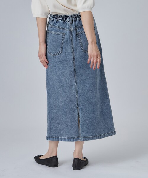 SHOO・LA・RUE（シューラルー）の「【洗濯機可/S-LL】程よいシルエットで使いやすい ストレッチデニムスカート（デニムスカート・レディース・ネイビー/ブルー・04/03/02/01）」の9枚目の写真