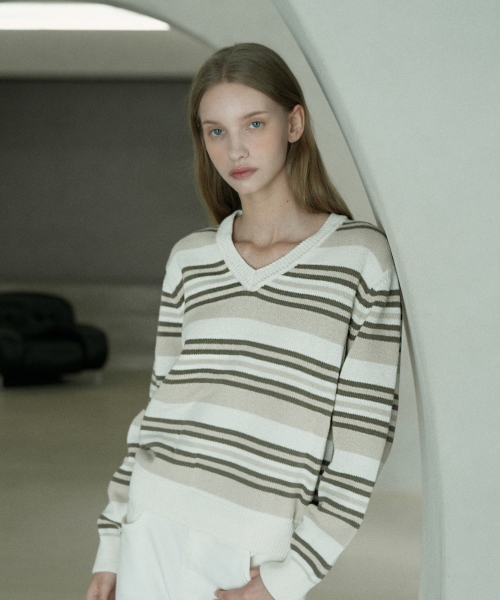 VLETI（ブレッティ）の「Cotton V-neck Striped Knit (beige)（ニット/セーター・レディース・ベージュ・FREE）」の2枚目の写真