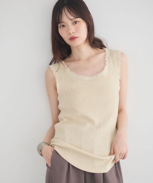 earth music&ecology(アースミュージックアンドエコロジー)の「ピグメントランダムリブタンクトップ(タンクトップ・レディース・ベージュ/チャコールグレー/レッド系その他4・FREE)」の10枚目の写真