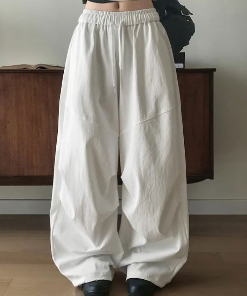 FAVORITO(ファヴォリート)の「ドローストリングワイドパンツ(その他パンツ・レディース・ベージュ/グレー/ブラック・F)」の1枚目の写真
