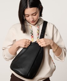 フェイクレザー ボディバッグ