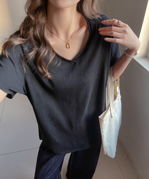 JOCOSA(ジョコサ)の「バックタック Vネック シンプルTシャツ(Tシャツ/カットソー・レディース・グレー/ブラック/ライトブルー/ピンク/ホワイト・S/M/L)」の3枚目の写真