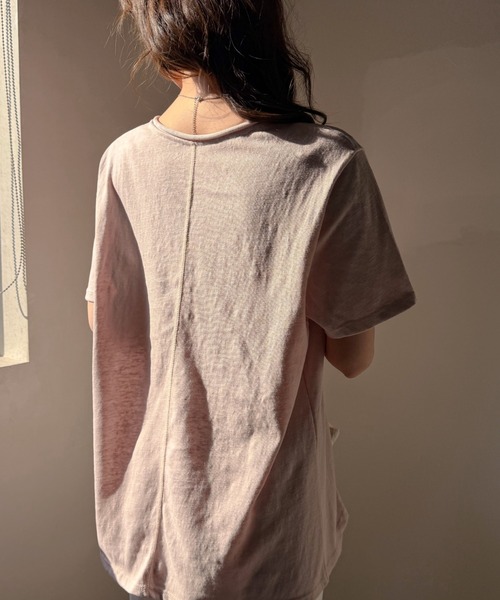 JOCOSA(ジョコサ)の「バックタック Vネック シンプルTシャツ(Tシャツ/カットソー・レディース・グレー/ブラック/ライトブルー/ピンク/ホワイト・S/M/L)」の16枚目の写真