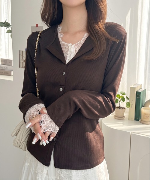 Eclat one(エクラワン)の「【1枚で甘さをプラス】レースドッキングVネックリブニットカーディガン(ニット/セーター・レディース・アイボリー/ブラック/ブラウン・FREE)」の1枚目の写真