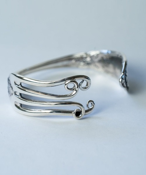 STUDIOUS(ステュディオス)の「【WAKAN SILVER SMITH】BN-032 Antique fork bangle(バングル/リストバンド・メンズ・シルバー・FREE)」の1枚目の写真