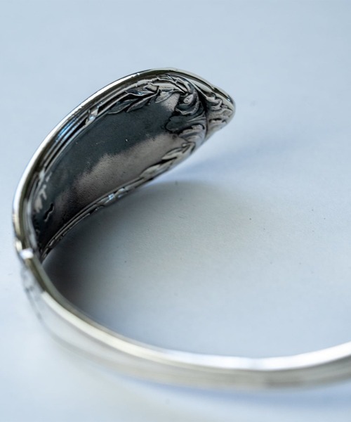 STUDIOUS(ステュディオス)の「【WAKAN SILVER SMITH】BN-032 Antique fork bangle(バングル/リストバンド・メンズ・シルバー・FREE)」の5枚目の写真