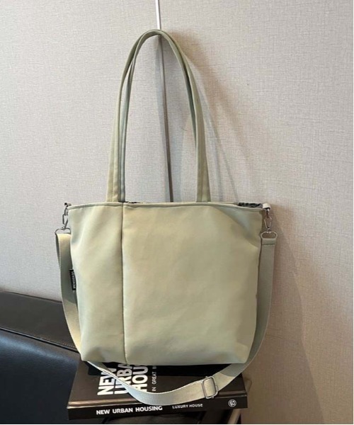 gossip!ロサンゼルス(ゴシップロサンゼルス)の「2WAY サイド水筒ポケット付き トートバッグ レディース ショルダー付き A4 収納 通勤 通学 多収納 軽量 無地(トートバッグ・レディース・オフホワイト/グリーン/ブラック/ブラウン・FREE)」の4枚目の写真