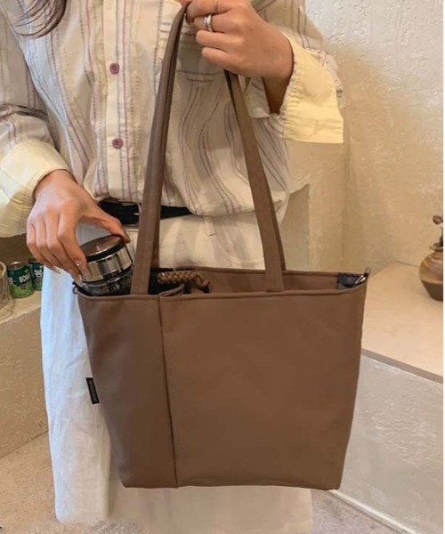 gossip!ロサンゼルス(ゴシップロサンゼルス)の「2WAY サイド水筒ポケット付き トートバッグ レディース ショルダー付き A4 収納 通勤 通学 多収納 軽量 無地(トートバッグ・レディース・オフホワイト/グリーン/ブラック/ブラウン・FREE)」の17枚目の写真