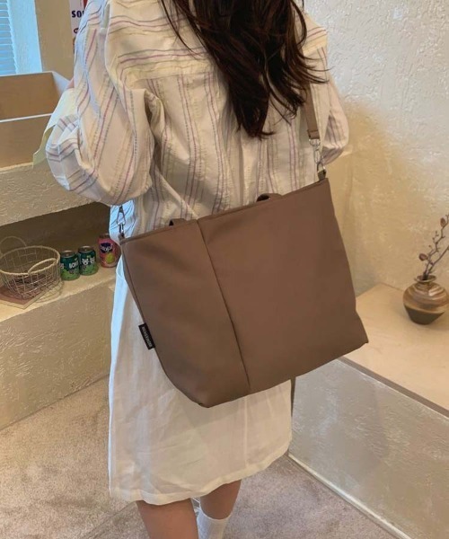 gossip!ロサンゼルス(ゴシップロサンゼルス)の「2WAY サイド水筒ポケット付き トートバッグ レディース ショルダー付き A4 収納 通勤 通学 多収納 軽量 無地(トートバッグ・レディース・オフホワイト/グリーン/ブラック/ブラウン・FREE)」の21枚目の写真