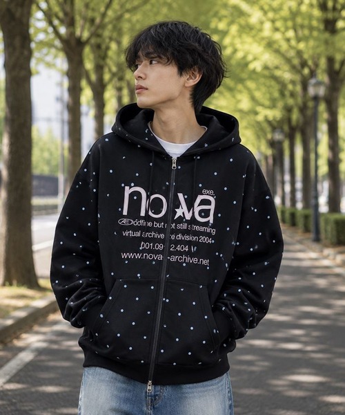 8(eight)(エイト)の「ロゴ 刺繍 総柄 ZIP パーカー(パーカー・メンズ・ブラック・LARGE)」の1枚目の写真