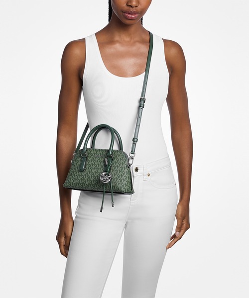MICHAEL KORS(マイケルコース)の「SHAYE ドーム クロスボディ スモール - MKシグネチャー(ショルダーバッグ・レディース・グリーン系・FREE)」の2枚目の写真