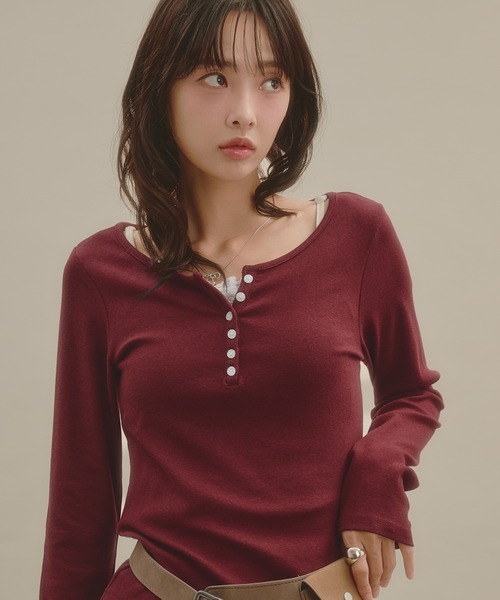 apres jour mignon(アプレジュールミニョン)の「ヘンリーネックロングスリーブプルオーバー(Tシャツ/カットソー・レディース・ボルドー/ダークブラウン/ネイビー/アイボリー/グレー/ブラウン系その他・フリー/LARGE)」の6枚目の写真