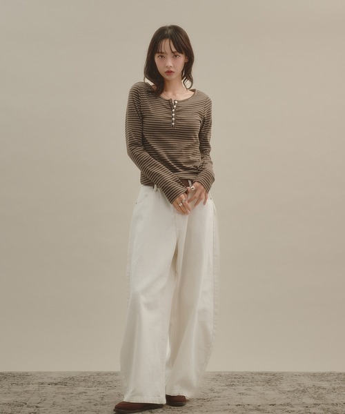 apres jour mignon(アプレジュールミニョン)の「ヘンリーネックロングスリーブプルオーバー(Tシャツ/カットソー・レディース・ボルドー/ダークブラウン/ネイビー/アイボリー/グレー/ブラウン系その他・フリー/LARGE)」の8枚目の写真