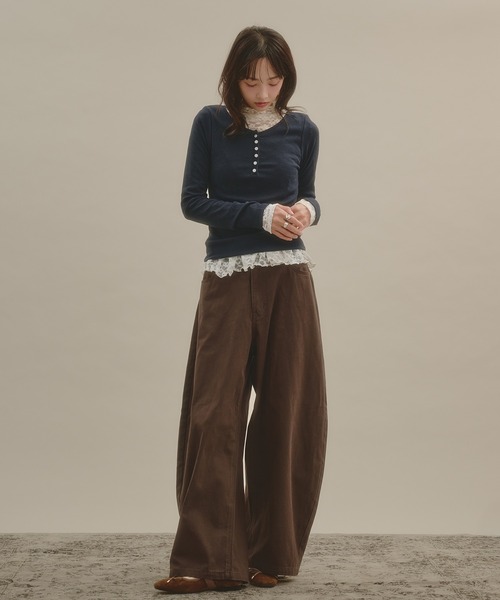 apres jour mignon(アプレジュールミニョン)の「ヘンリーネックロングスリーブプルオーバー(Tシャツ/カットソー・レディース・ボルドー/ダークブラウン/ネイビー/アイボリー/グレー/ブラウン系その他・フリー/LARGE)」の19枚目の写真