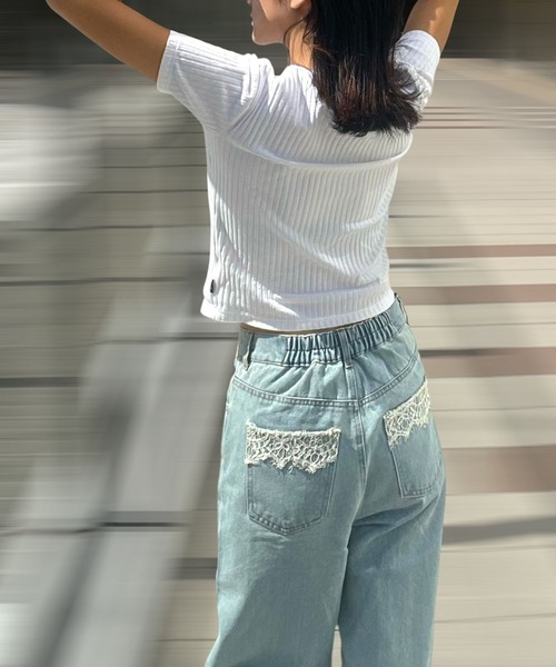 Human 2nd Occasion(ヒューマンセカンドオケージョン)の「バックポケットレース ワイドデニムパンツ(デニムパンツ・レディース・ライトブルー・S/M)」の6枚目の写真