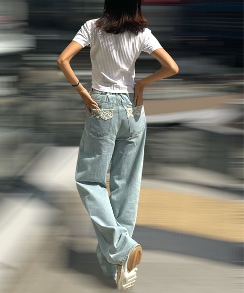 Human 2nd Occasion(ヒューマンセカンドオケージョン)の「バックポケットレース ワイドデニムパンツ(デニムパンツ・レディース・ライトブルー・S/M)」の13枚目の写真