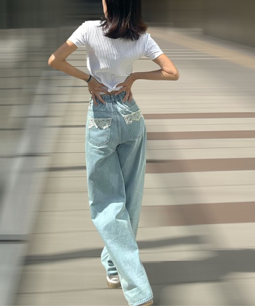 Human 2nd Occasion(ヒューマンセカンドオケージョン)の「バックポケットレース ワイドデニムパンツ(デニムパンツ・レディース・ライトブルー・S/M)」の15枚目の写真