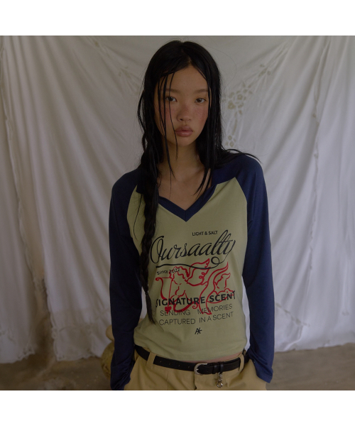 oursaalty(アウアソルティ)の「SAINT CLUB ラグランTシャツ / ネイビー(Tシャツ/カットソー・レディース・その他・FREE)」の1枚目の写真