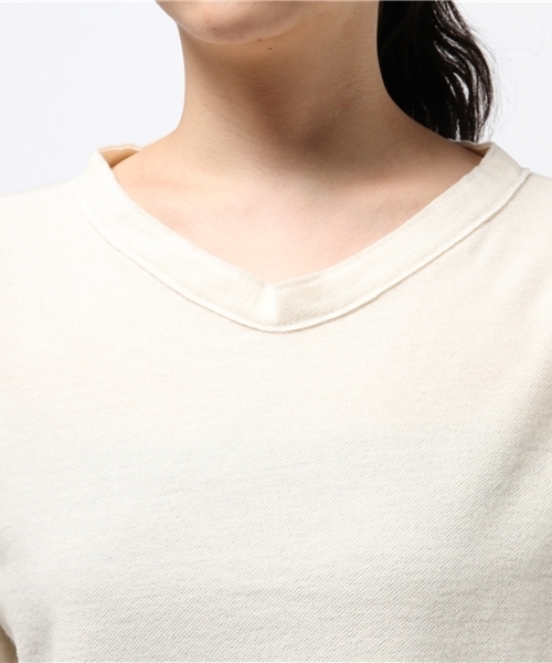 Pao de lo(パオデロ)の「バランシアVネックトップス(Tシャツ/カットソー・レディース・グレー/オフホワイト/ネイビー・9号)」の7枚目の写真