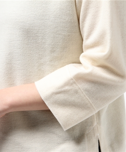 Pao de lo(パオデロ)の「バランシアVネックトップス(Tシャツ/カットソー・レディース・グレー/オフホワイト/ネイビー・9号)」の8枚目の写真