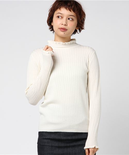 earth music&ecology（アースミュージックアンドエコロジー）の「・ハイネックフリルニットプルオーバー（ニット/セーター・レディース・ライトグレー/ブラック/ダークグリーン/アイボリー/ボルドー/キャメル・S/M）」の2枚目の写真