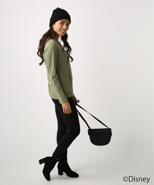 AZUL by moussy（アズールバイマウジー）の「MICKEY筆記体ロゴVネック長袖TEE（Tシャツ/カットソー・レディース・トップグレー/オフホワイト/カーキ・LARGE/MEDIUM/SMALL）」の10枚目の写真