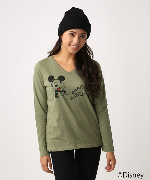 AZUL by moussy（アズールバイマウジー）の「MICKEY筆記体ロゴVネック長袖TEE（Tシャツ/カットソー・レディース・トップグレー/オフホワイト/カーキ・LARGE/MEDIUM/SMALL）」の5枚目の写真