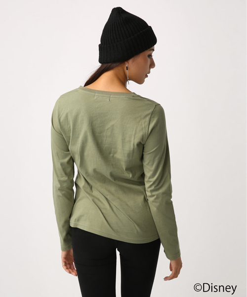 AZUL by moussy（アズールバイマウジー）の「MICKEY筆記体ロゴVネック長袖TEE（Tシャツ/カットソー・レディース・トップグレー/オフホワイト/カーキ・LARGE/MEDIUM/SMALL）」の6枚目の写真