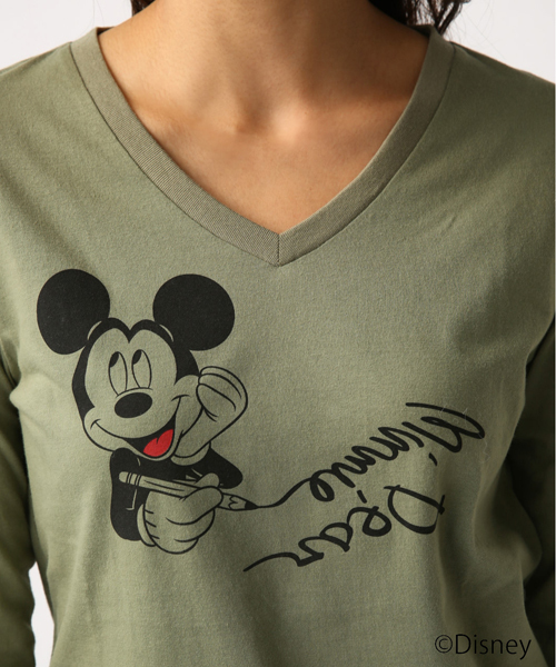 AZUL by moussy（アズールバイマウジー）の「MICKEY筆記体ロゴVネック長袖TEE（Tシャツ/カットソー・レディース・トップグレー/オフホワイト/カーキ・LARGE/MEDIUM/SMALL）」の7枚目の写真
