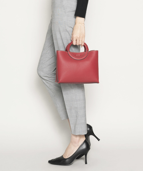 PLAIN CLOTHING（プレーンクロージング）の「編み込みハンドルスクエア2wayミニショート/ハンドバッグ（ショルダーバッグ・レディース・ブラック/キャメル/モカ/レッド・FREE）」の4枚目の写真