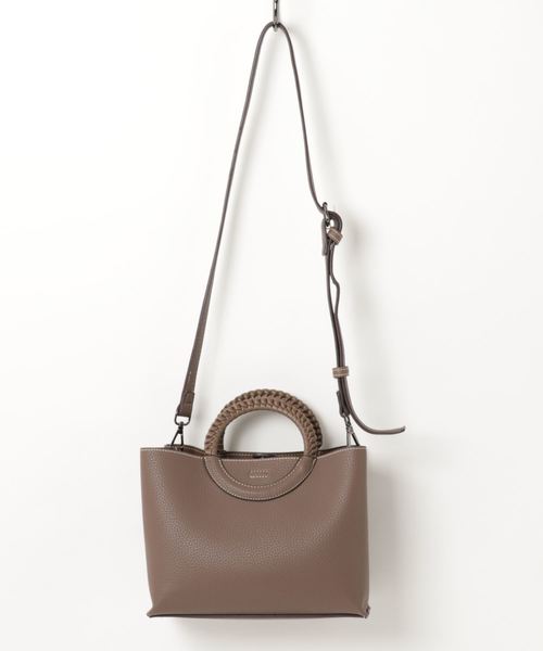 PLAIN CLOTHING（プレーンクロージング）の「編み込みハンドルスクエア2wayミニショート/ハンドバッグ（ショルダーバッグ・レディース・ブラック/キャメル/モカ/レッド・FREE）」の12枚目の写真