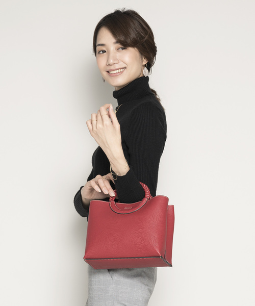 PLAIN CLOTHING（プレーンクロージング）の「編み込みハンドルスクエア2wayミニショート/ハンドバッグ（ショルダーバッグ・レディース・ブラック/キャメル/モカ/レッド・FREE）」の20枚目の写真