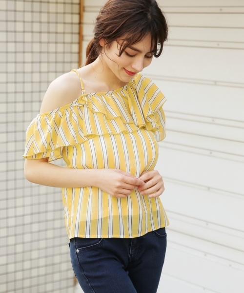 Heather（ヘザー）の「アソートワンショルブラウス　791311（シャツ/ブラウス・レディース・ブラック/イエロー/ホワイト/サックスブルー・FREE）」の4枚目の写真