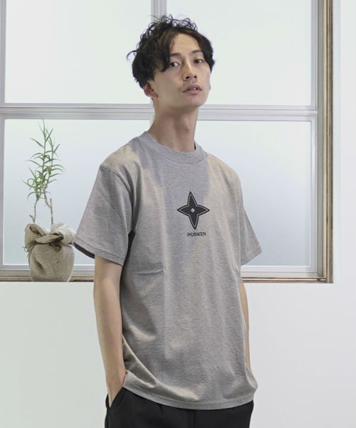 L&HARMONY（エルアンドハーモニー）の「[L&HARMONY / エルアンドハーモニー]ハイクルーネックプリントTシャツ"SHURIKEN"（Tシャツ/カットソー・メンズ・ホワイト/ネイビー/グレー・MEDIUM/LARGE）」の3枚目の写真