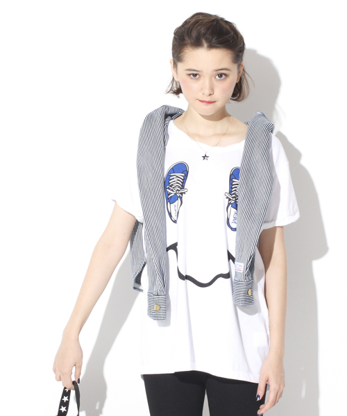 X-girl（エックスガール）の「SMILING SHOES TWISTED S/S TUNIC（Tシャツ/カットソー・レディース・ホワイト/ブラック/オレンジ/ネイビー・1/2）」の10枚目の写真