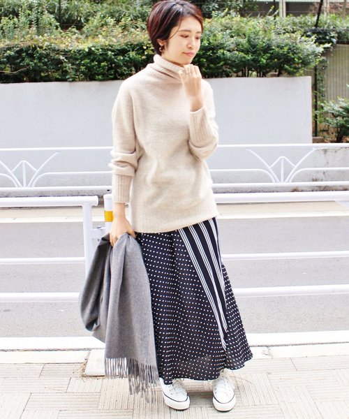 IENA（イエナ）の「Honey タートルプルオーバー◆（ニット/セーター・レディース・チャコールグレー/ベージュ/ネイビー・FREE）」の19枚目の写真