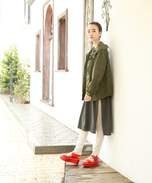 niko and...（ニコアンド）の「オリジナル厚底サンダル（サンダル・レディース・ブラック/ベージュ/レッド/アイボリー・SMALL/MEDIUM/LARGE）」の22枚目の写真