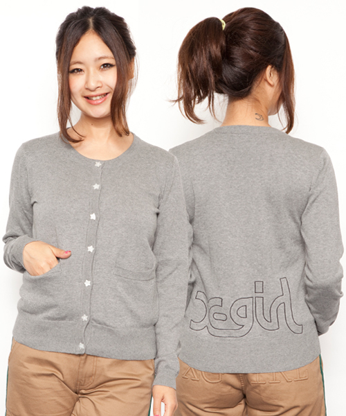 X-girl(エックスガール)の「CREW NECK KNIT CARDIGAN(カーディガン/ボレロ・レディース・ブラック/アッシュグレー/ピンク/ブルー・1/2)」の2枚目の写真