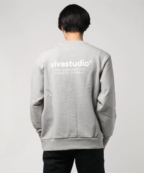 VIVASTUDIO（ビバスタジオ）の「vivastudio-ロゴクルーネック-（スウェット・メンズ・ブルー/ブラック/ピンク/グレー/ライトイエロー/インディゴブルー・L）」の10枚目の写真