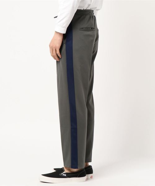 JOURNAL STANDARD（ジャーナルスタンダード）の「サイドライン トラックパンツ＃（その他パンツ・メンズ・カーキ/ブラウン/ブラック/チャコールグレー・SMALL/MEDIUM/LARGE）」の8枚目の写真