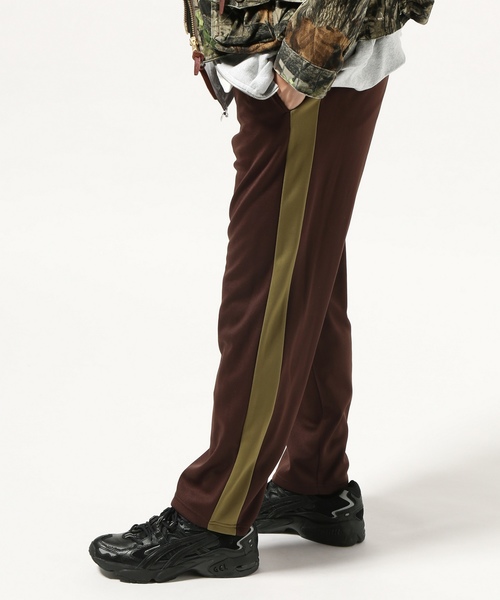JOURNAL STANDARD（ジャーナルスタンダード）の「サイドライン トラックパンツ＃（その他パンツ・メンズ・カーキ/ブラウン/ブラック/チャコールグレー・SMALL/MEDIUM/LARGE）」の3枚目の写真