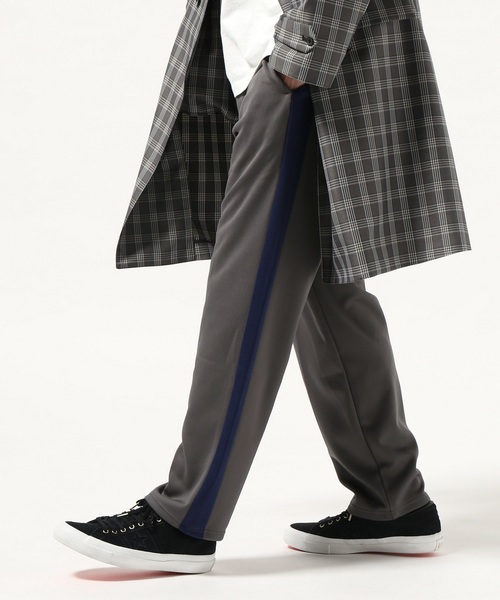 JOURNAL STANDARD（ジャーナルスタンダード）の「サイドライン トラックパンツ＃（その他パンツ・メンズ・カーキ/ブラウン/ブラック/チャコールグレー・SMALL/MEDIUM/LARGE）」の2枚目の写真