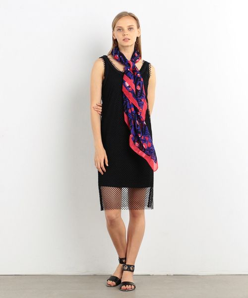ARMANI EXCHANGE(アルマーニエクスチェンジ)の「【A|Xアルマーニ エクスチェンジ】ノースリーブ メッシュレイヤードワンピース(ワンピース・レディース・ホワイト/ブラック・SMALL/MEDIUM/LARGE/X-SMALL)」の18枚目の写真