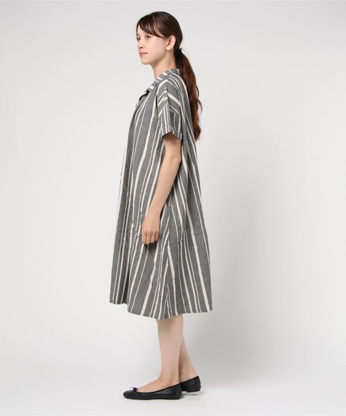 MashuKashu（マシュカシュ）の「衿付きフレアーワンピース（ワンピース・レディース・ブラック/ネイビー/グレー・フリー）」の4枚目の写真